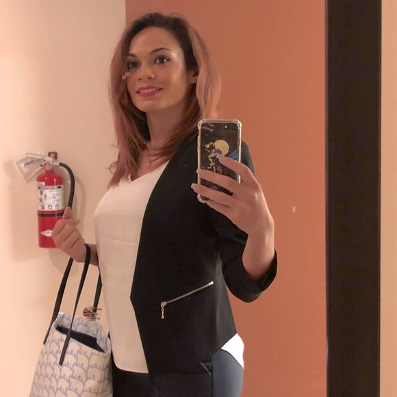 Meet your Posher, Brittani - Picture 1 of 1